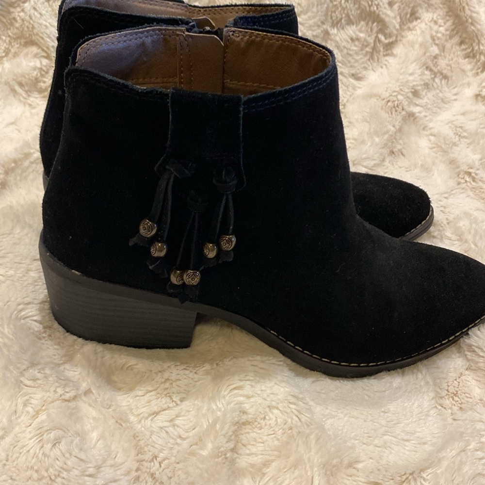 White Mountain NWOB leather ankle black boots size 8.5